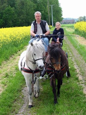 Karl-Heinz und Dany bei der Kutschausfahrt mit Asterix und Blume